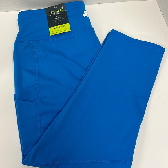 tek gear Pants & Jumpsuits Nwt Tek Gear High Rise Capri Shapewear